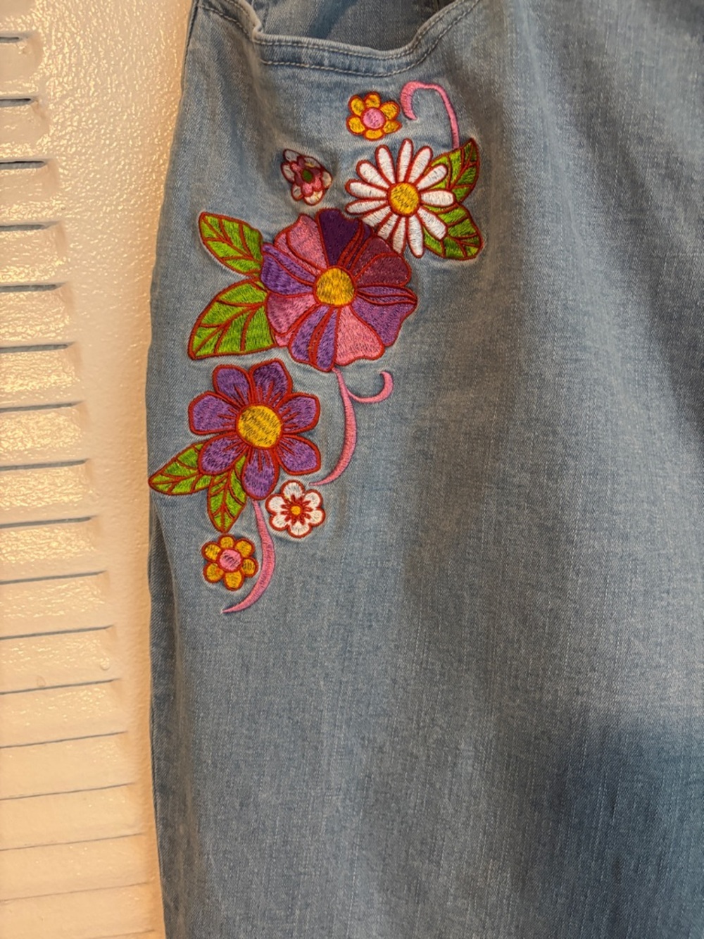 Sugar Thrillz Floral Embroidered Flare Jeans – Vintage Dream 🌸✨ - Picture 6 of 15